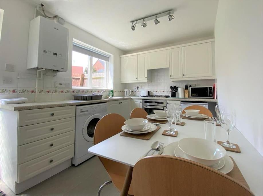 Charming Home In Wellingborough Exteriör bild