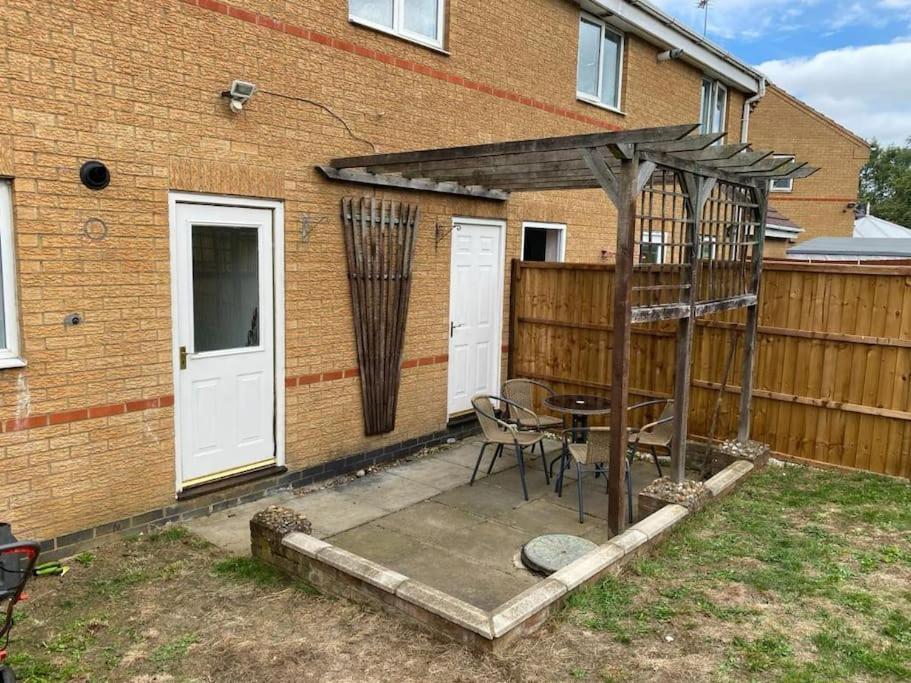 Charming Home In Wellingborough Exteriör bild